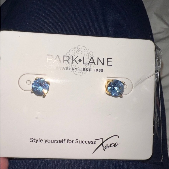 Impression Studs - Blue - with gold base by Park Lane - Picture 6 of 8